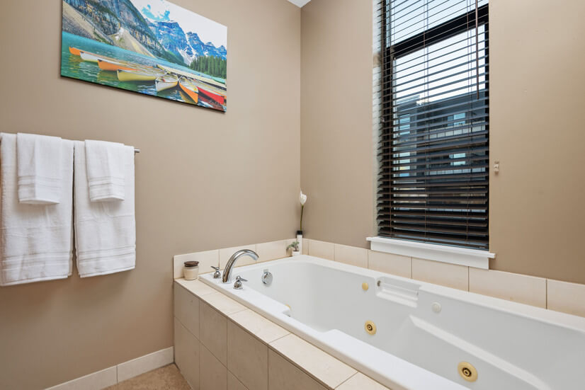 Gorgeous Condo, Walk to Pearl District