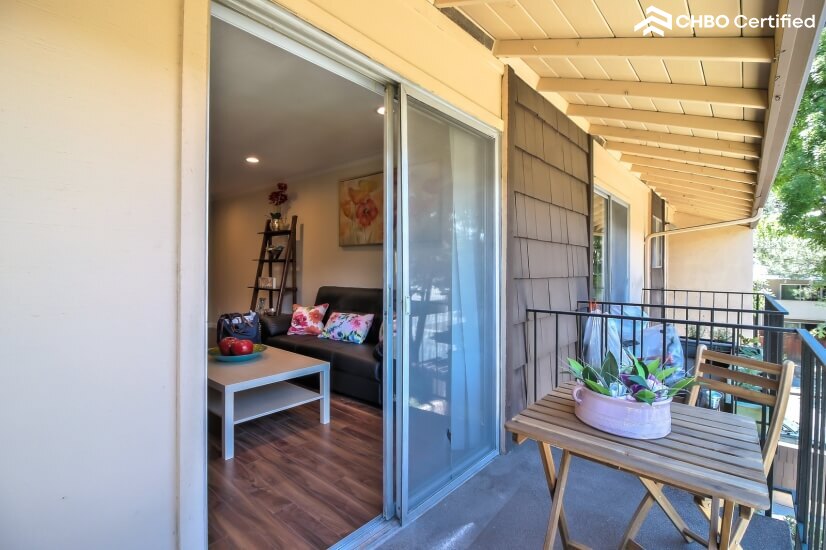 Luxury Executive Condo - New Renovation