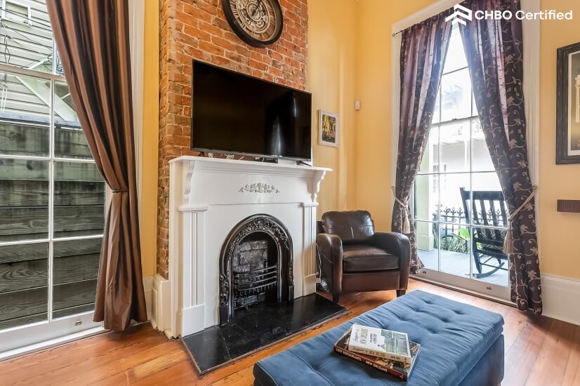 Furnished Lower Garden District Condo