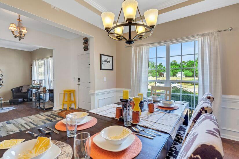 5 Bedroom Home Fence Hot Tub Park Arcade