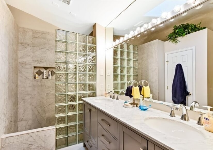 Furnished 4 Bdrm 3 Bath Townhome