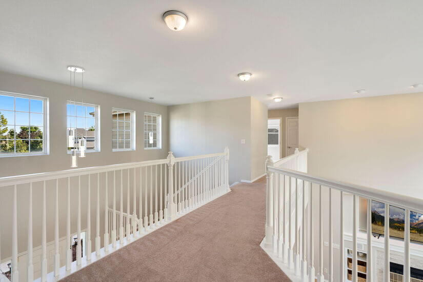 5 Bed 4 Bath Near Harmony Corridor