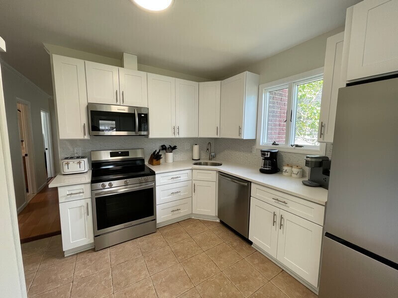 Spacious 5BR Near LIRR  Parks