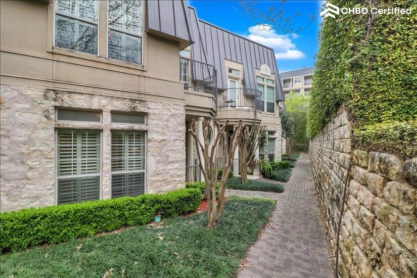 Luxury Lakefront Condo Villa on Travis