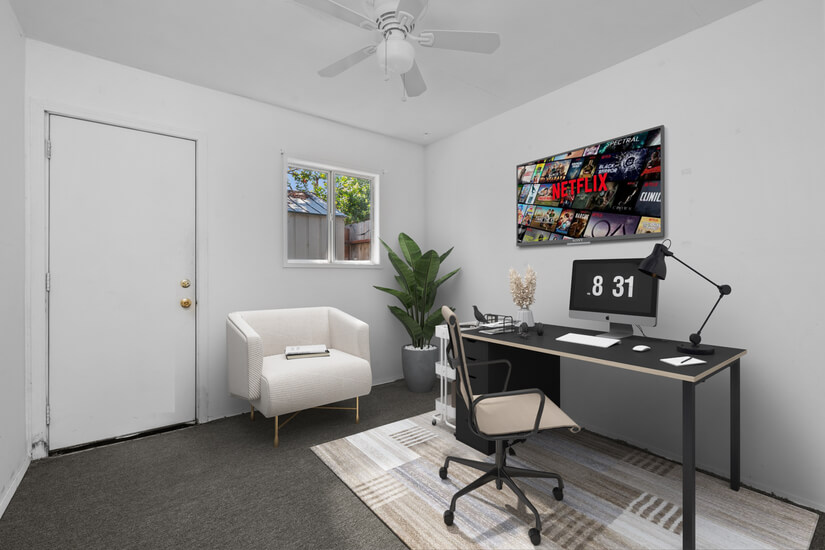 Single Story Cute Home Minutes to Beach