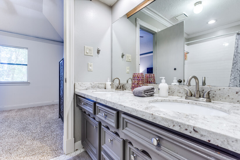 2nd full bathroom on the second floor