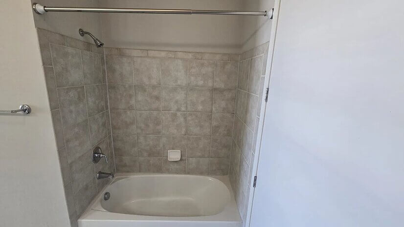 711 Cosmopolitan Dr NE 813