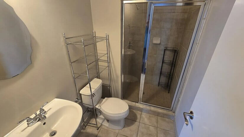 711 Cosmopolitan Dr NE 813