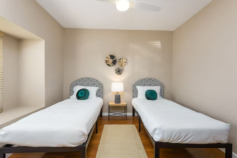 Bedroom 2 Twin Beds