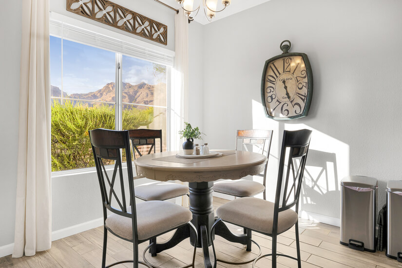 Dining table will seat 5