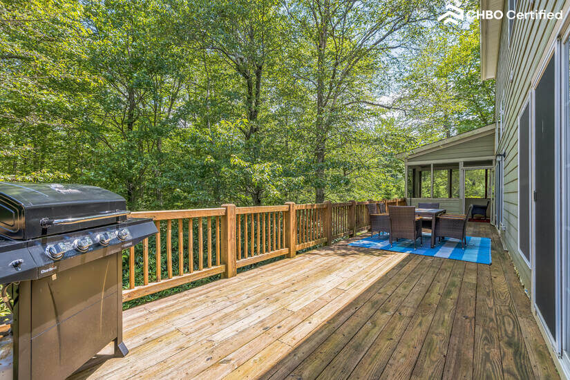 Outdoor deck