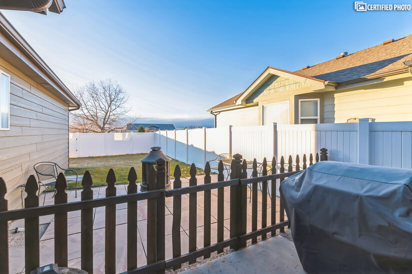 6' privacy fence with BBQ area