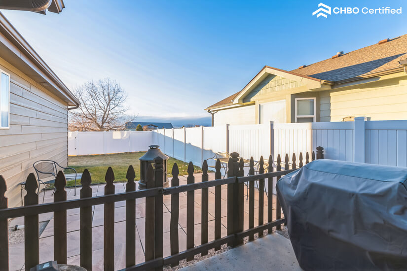 6' privacy fence with BBQ area