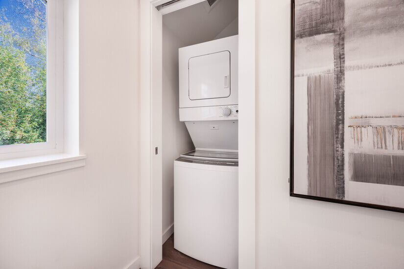 Turnkey 2BR Furnished Home Near UW