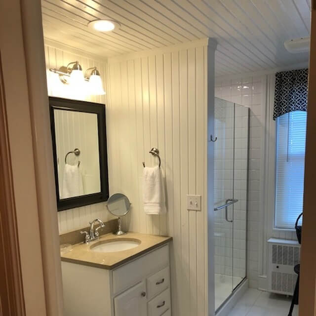 MB Bath with Full Shower