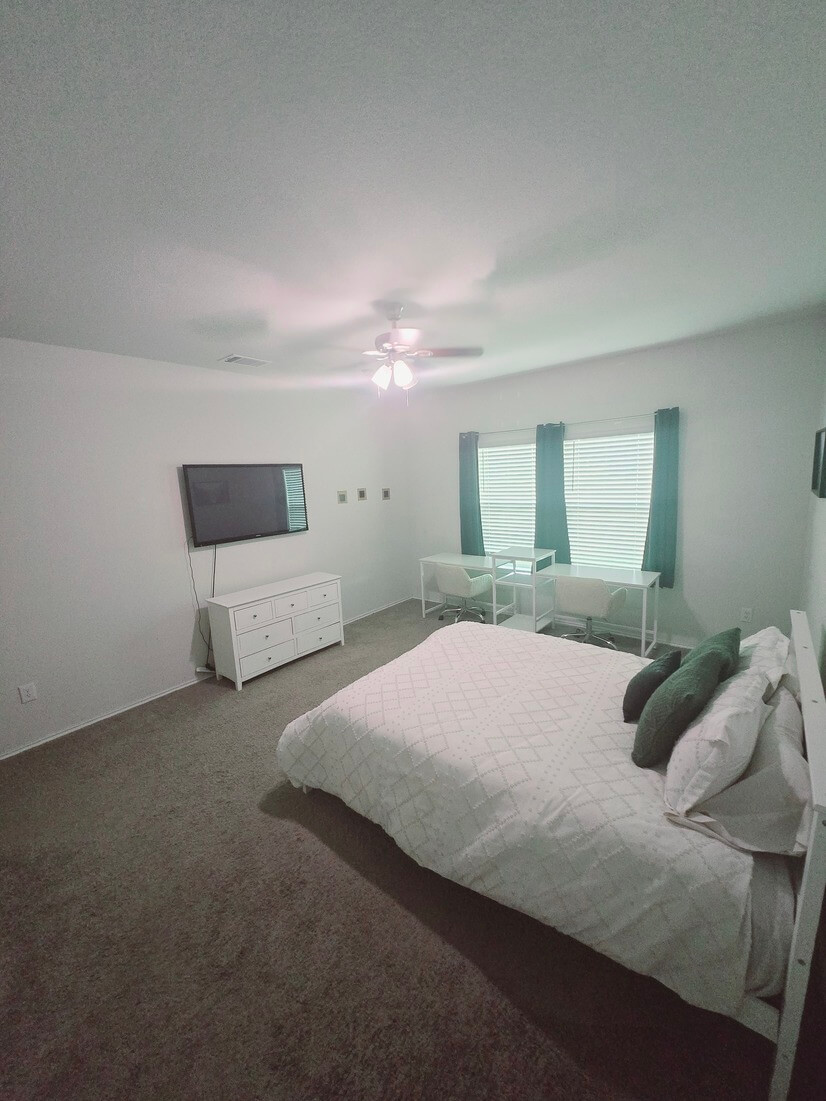 Gruene Private Oasis With Solar