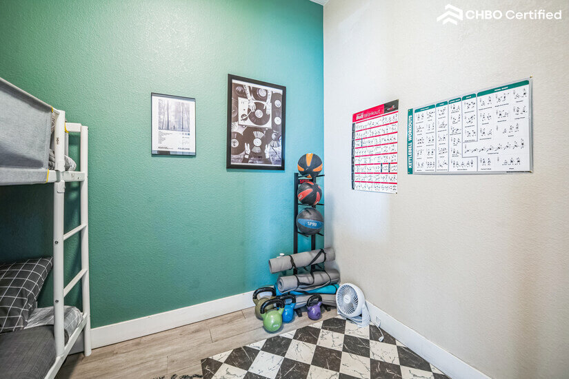 This room can be a 4th bedroom, a workout room, or an office