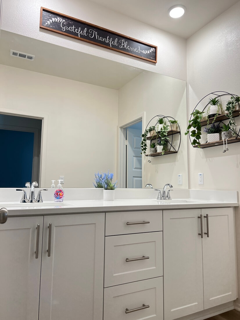 Spacious Furnished in Heart Victorville