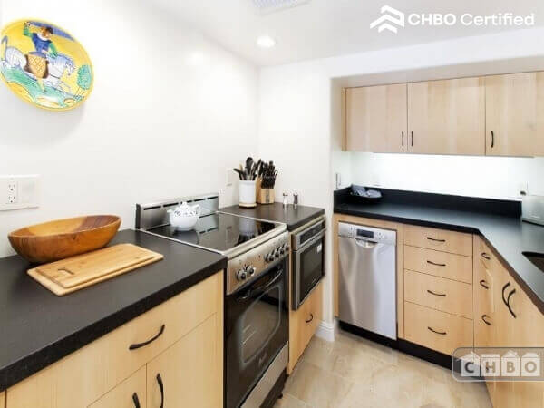 Single Family Home in North Beach