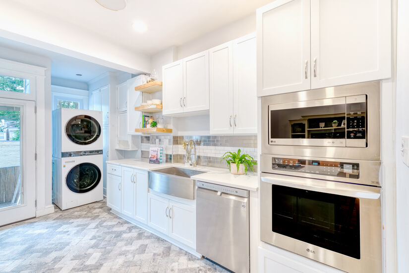 newly renovated  kitchen with washer & dryer