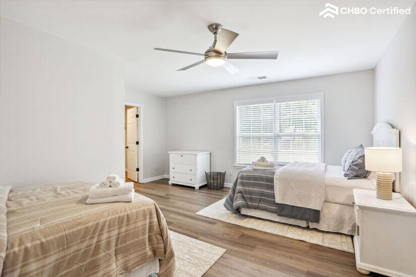 Master on 2nd floor with 2 full beds