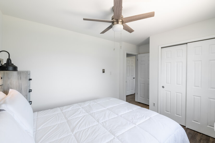 Second bedroom with Queen bed