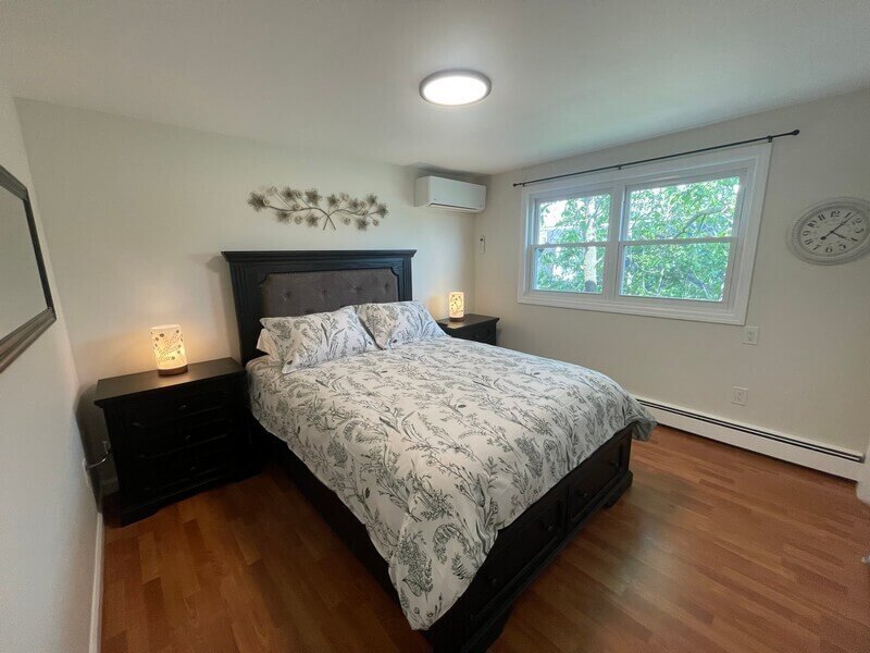 Spacious 5BR Near LIRR  Parks