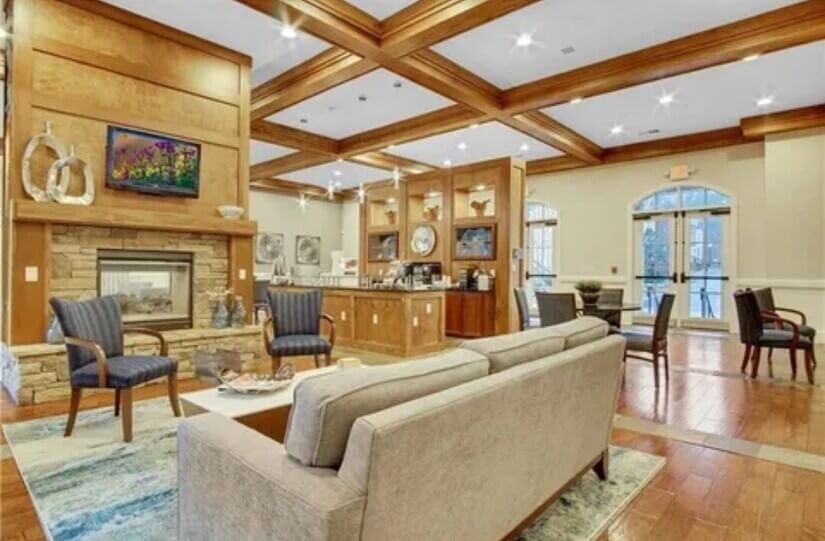 Riverhouse Fireplace sitting area