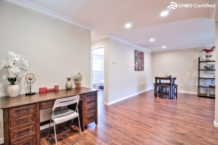 Luxury Executive Condo - New Renovation