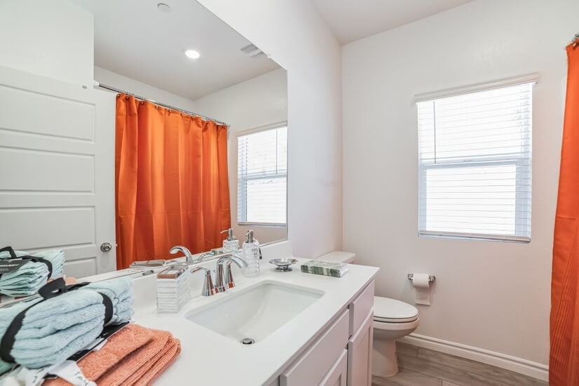 Secondary Full Bathroom