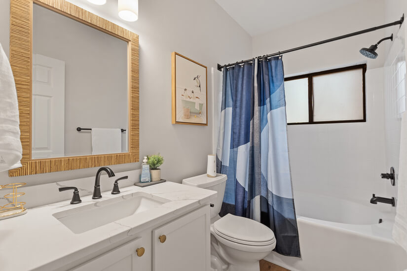 Main bedroom bathroom