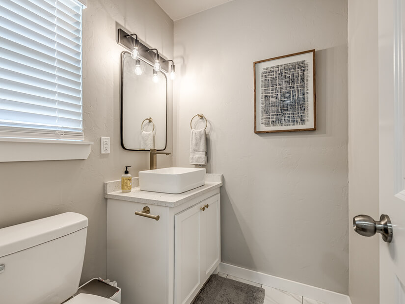 Newly Remodeled 3B 1.5B W/ King Bed