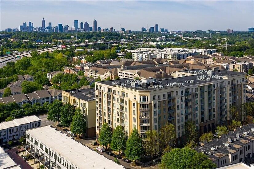 711 Cosmopolitan Dr NE 813