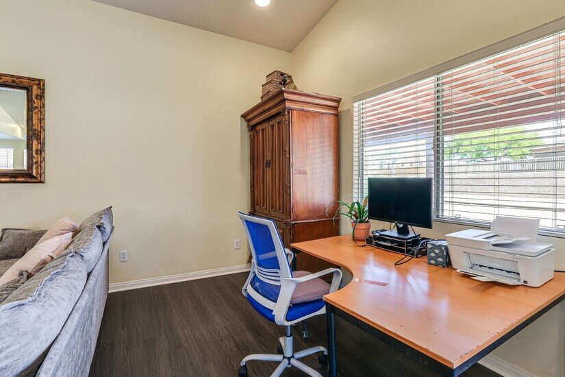 Spacious 3BR 2BA Peaceful Desert Living 
