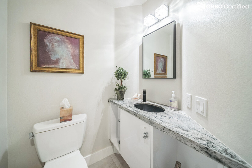 Cozy Condo Located Near the Beach