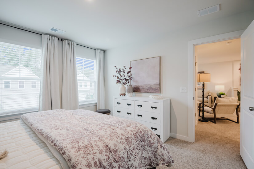 2nd floor end queen bedroom entertainment