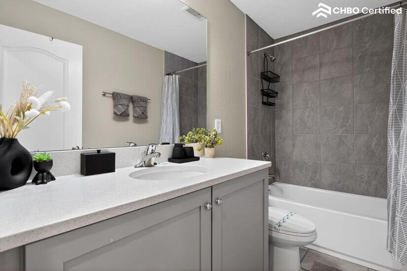 MARVELOUS 4BD 3 and Half Bath Townhouse