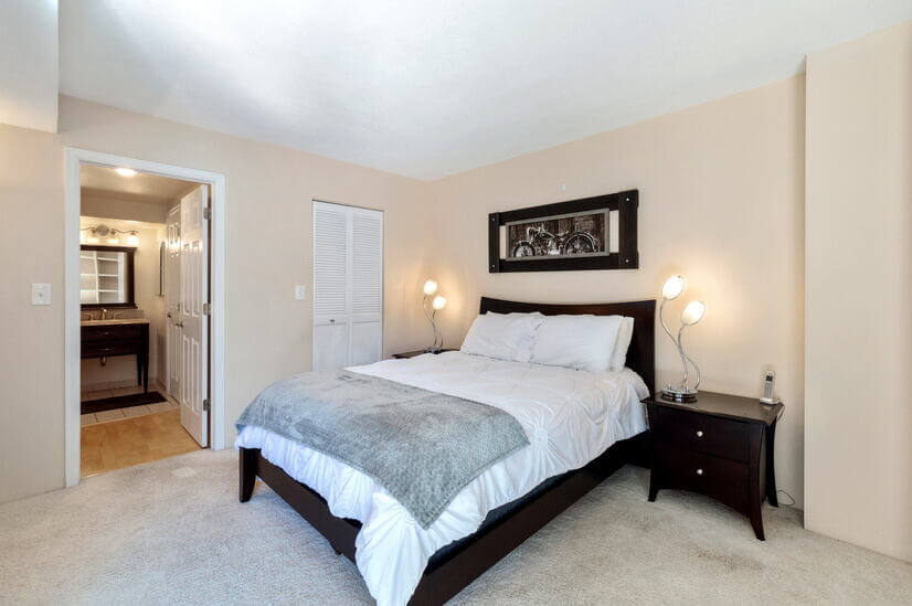 1 Bedroom/1Bath   Den in Downtown Denver