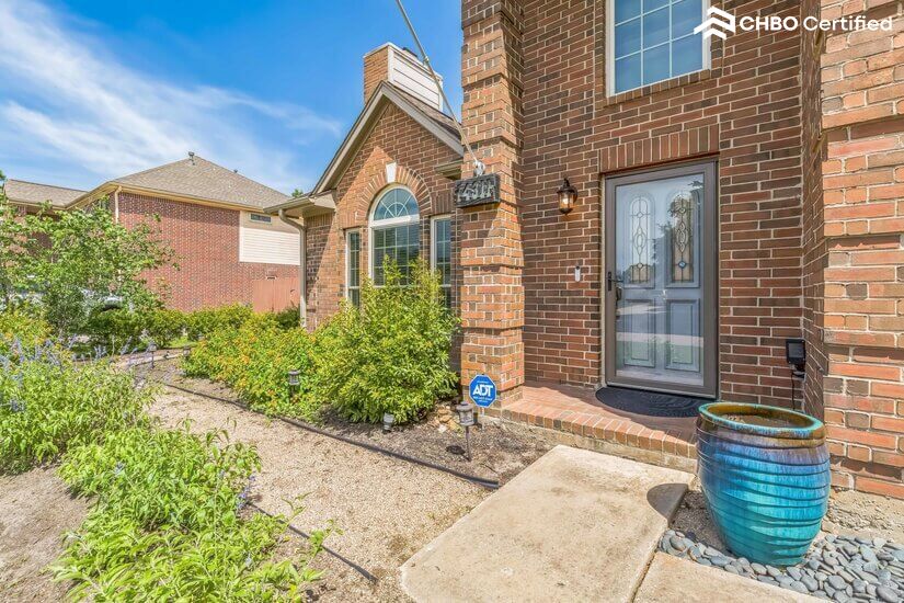 Modern Spacious 4 BDR Paradise Home