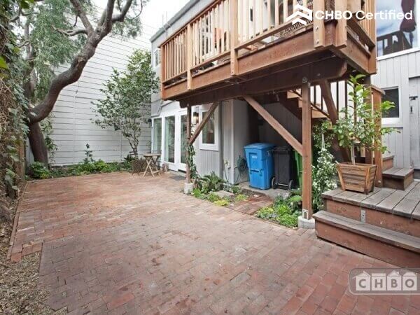 Single Family Home in North Beach