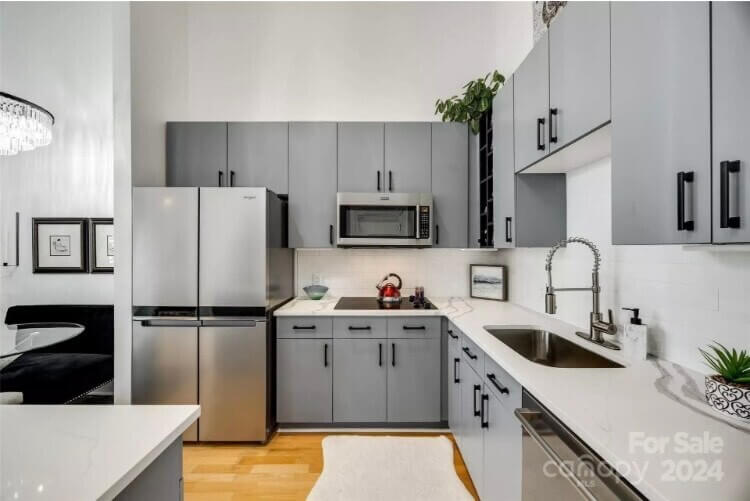 Stainless appliances and Quartz countertops