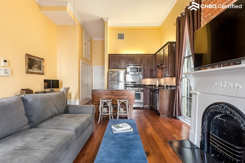 Furnished Lower Garden District Condo