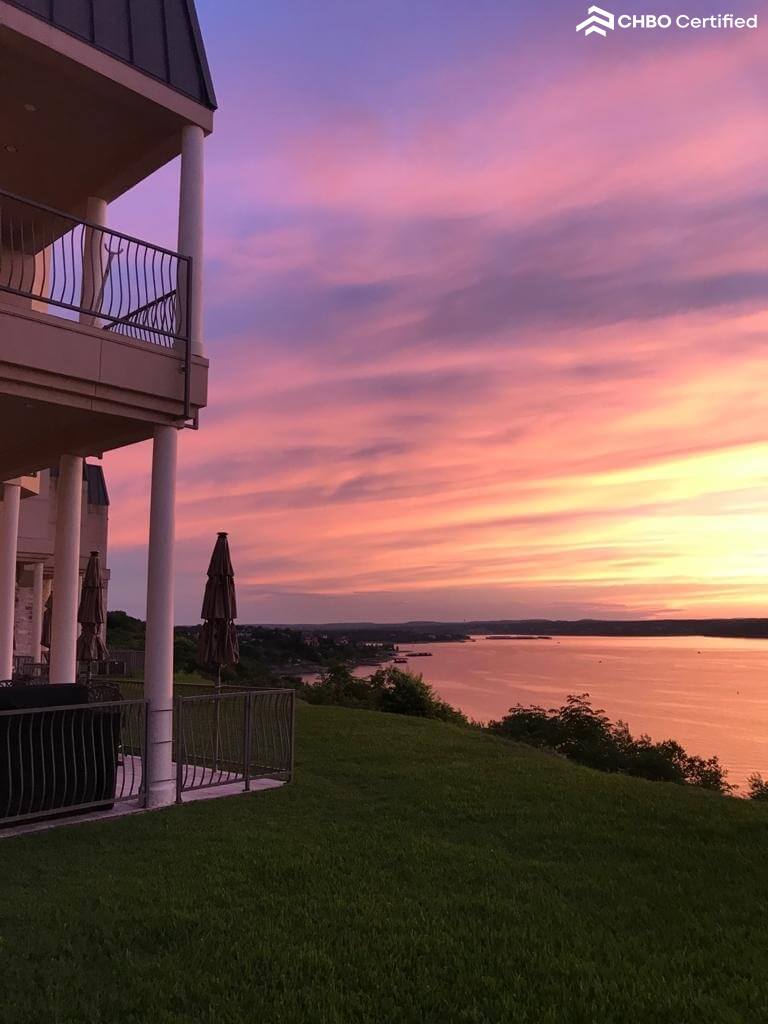 Luxury Lakefront Condo Villa on Travis