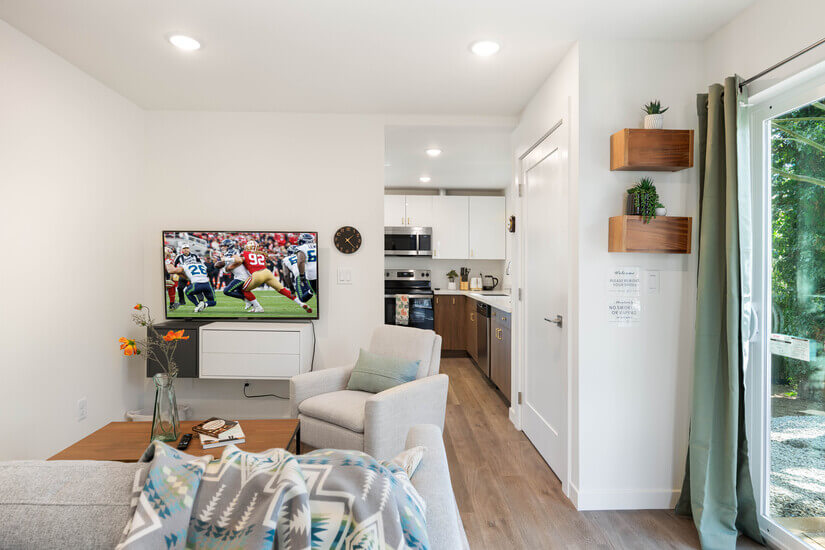 Turnkey 2BR Furnished Home Near UW