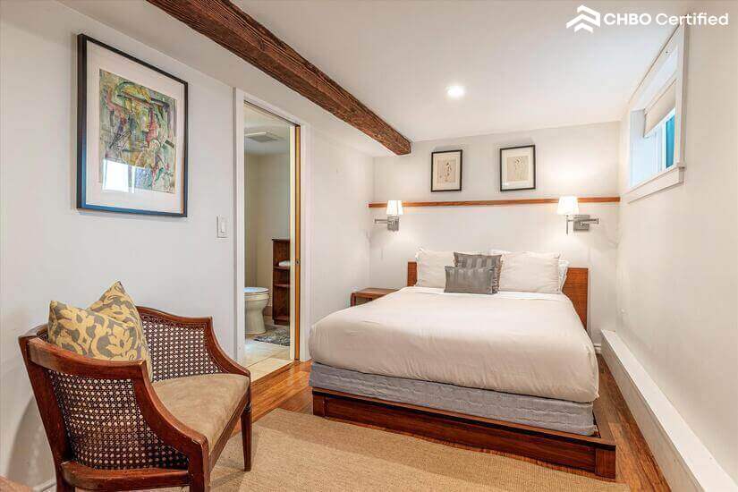 Single Family Home in North Beach