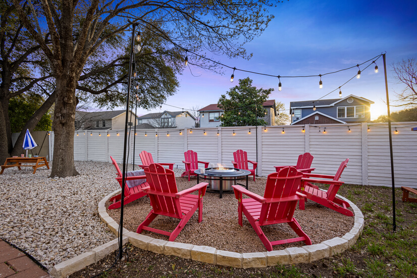 Luxury 4BR w/ Pool, Spa & Yard