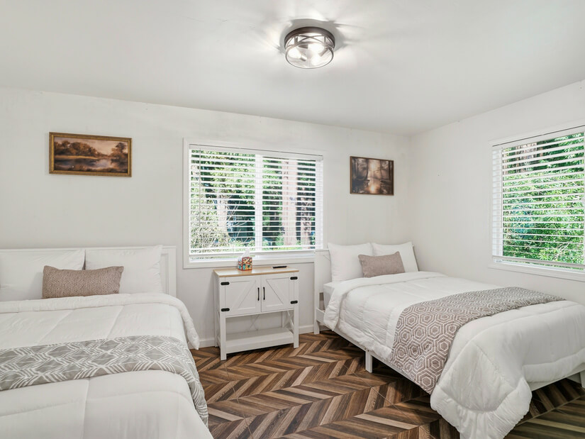 Furnished Luxury 5BR Retreat w Hot Tub