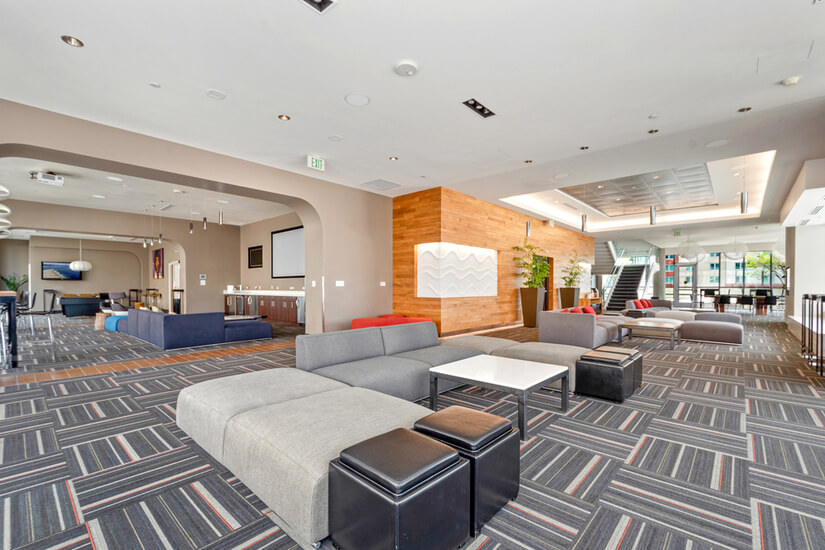 39th Floor Spire 1 bedroom with Sky Club