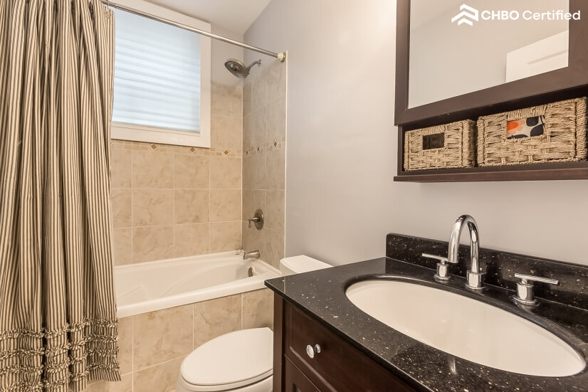 Furnished Lower Garden District Condo