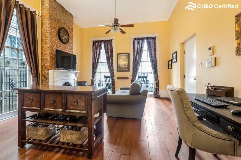 Furnished Lower Garden District Condo